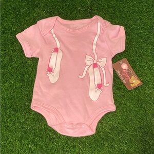 New with tags Mon Cheri baby bodysuit size 0-3 months pink bows